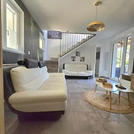 Maison Duplex Et Piscine